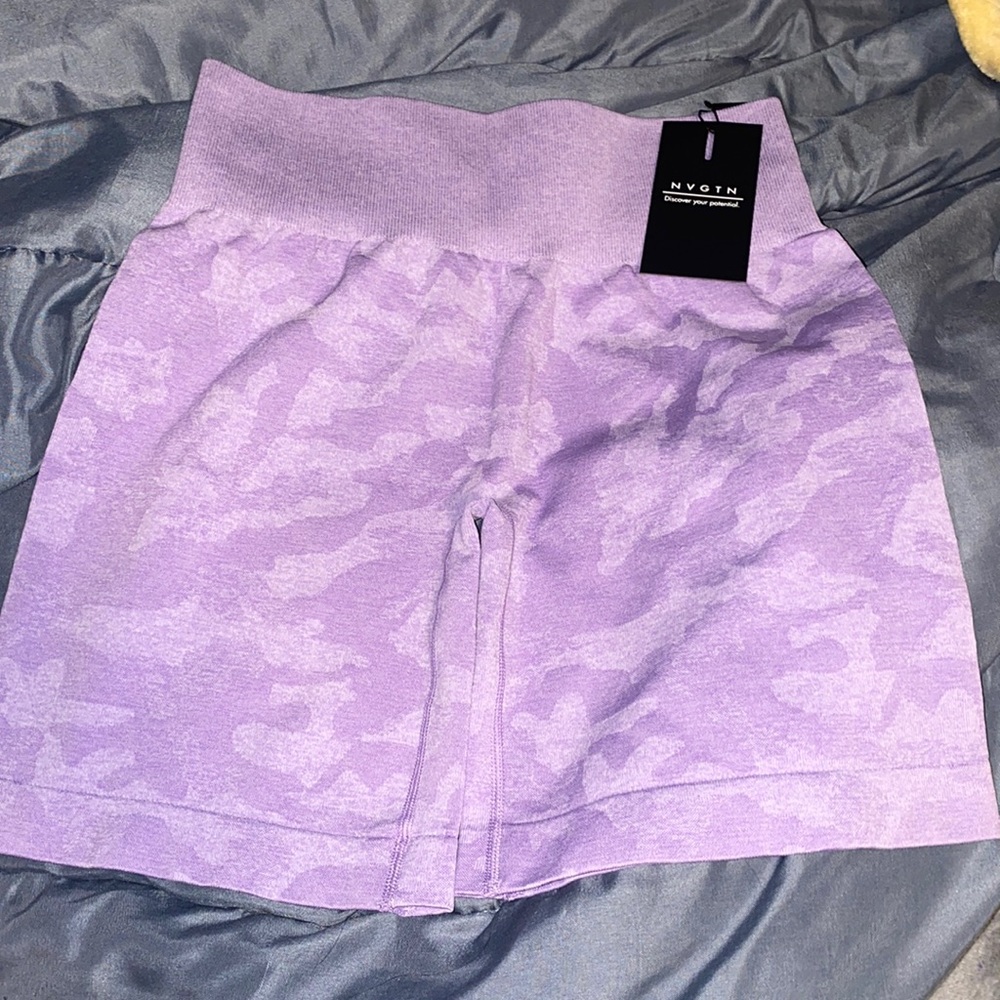 Nvgtn camo short